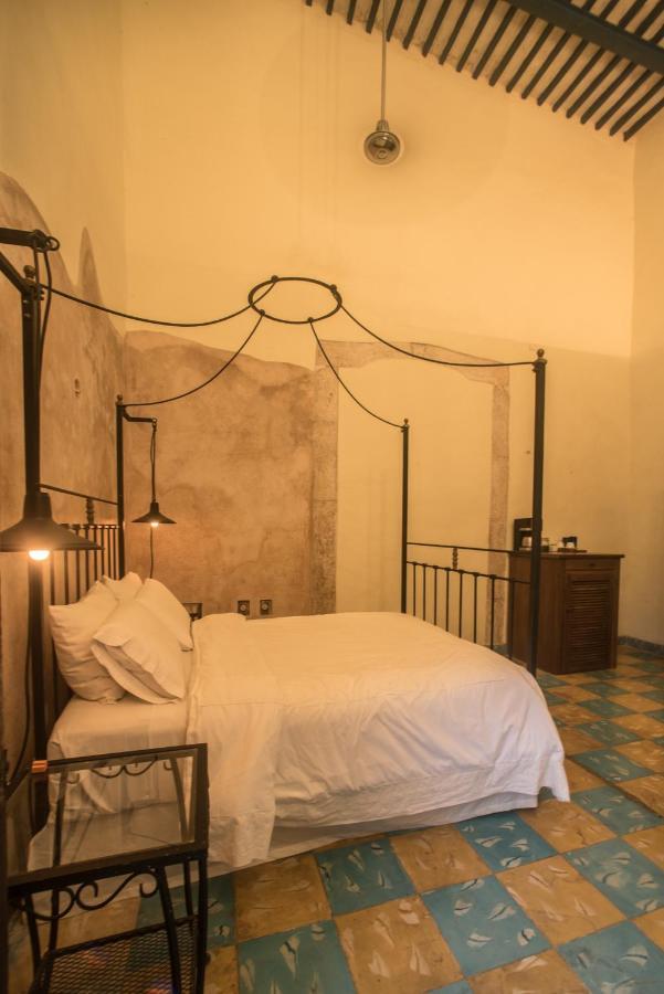 IMIX Hotel Valladolid  Buitenkant foto